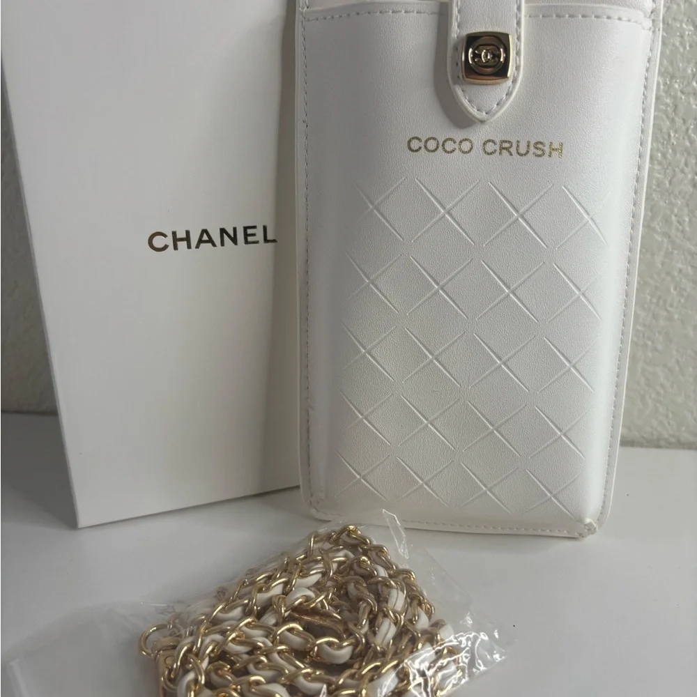 CHANEL Coco Crush White Quilted Phone Pouch